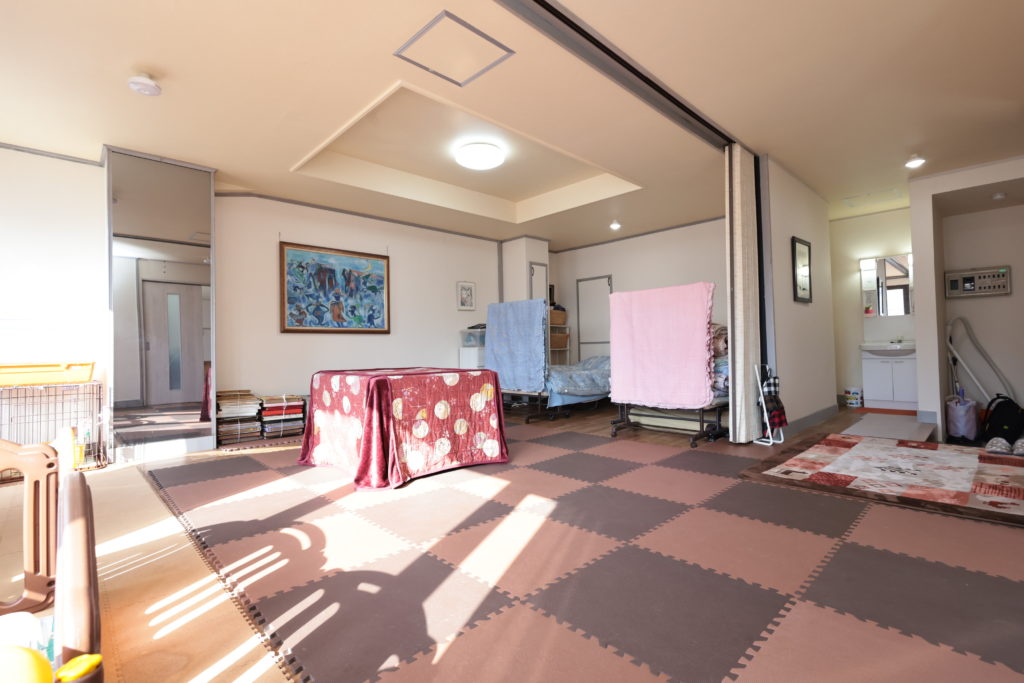 大井川鐵道の家山駅近くにある中古住宅の2階リビングの写真です