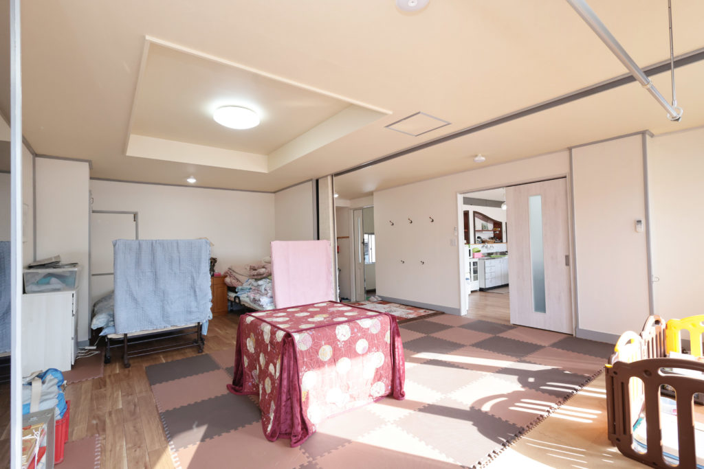 大井川鐵道の家山駅近くにある中古住宅の2階リビングの写真です