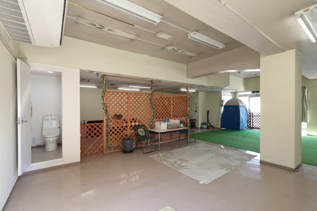 大井川鐵道の家山駅近くにある中古住宅の1階フロア、室内の写真です