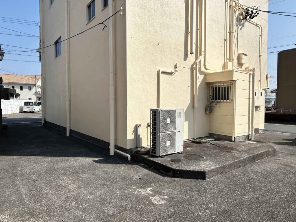 島田市川根町家山にある中古ビルの外観写真です