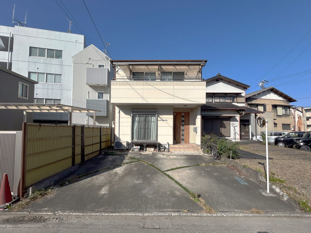 静岡市葵区平和の中古住宅の外観写真です