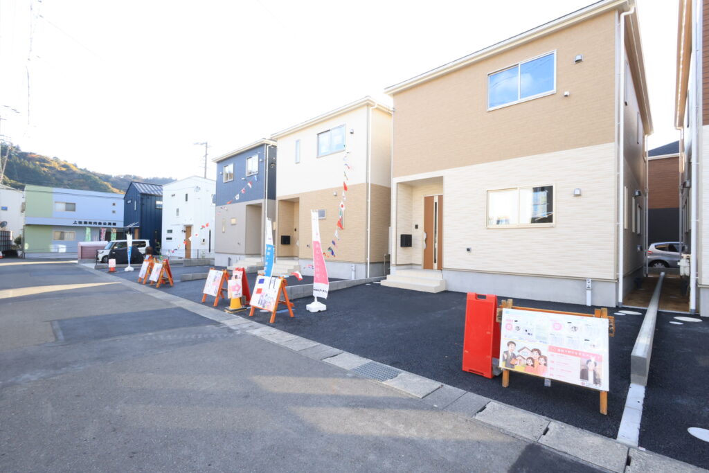 静岡市葵区上伝馬の新築住宅の外観写真です