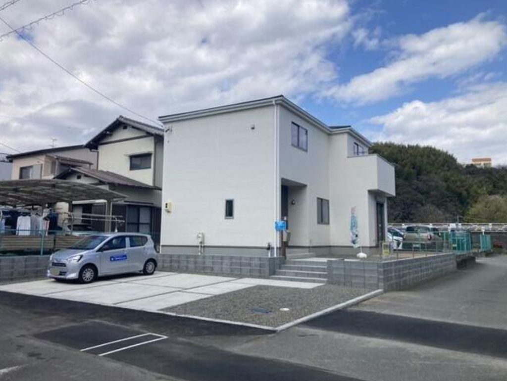 静岡市清水区興津東町の新築住宅の外観です